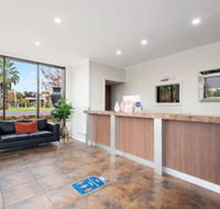 Comfort Inn Deakin Palms - Accommodation NSW