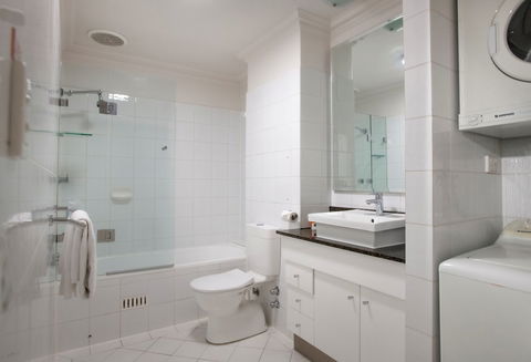 Majestic Old Lion Apartments - Accommodation NSW 3