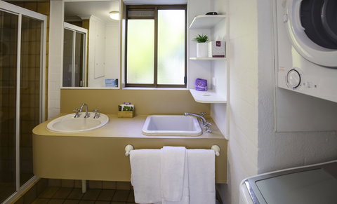 Ocean Breeze Resort - Accommodation NSW 3