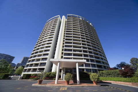 BreakFree Capital Tower - Accommodation NSW 3