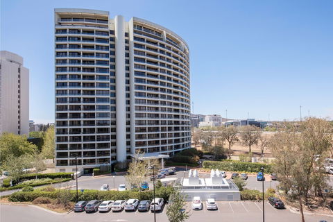 BreakFree Capital Tower - Accommodation NSW 2