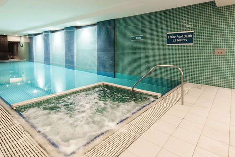 Oaks Glenelg Plaza Pier Suites - Accommodation NSW 2
