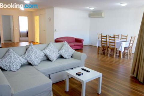 Kingston Terrace Apartments - Accommodation NSW 4