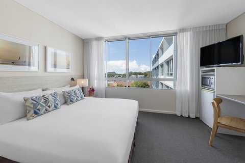 Oaks Nelson Bay Lure Suites - Accommodation NSW 7