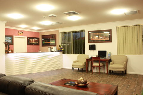 Country Plaza Queanbeyan - Accommodation NSW 4