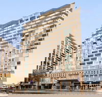Oaks Adelaide Embassy Suites - Accommodation NSW