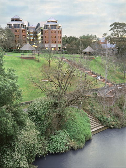 Amora Hotel Riverwalk Melbourne - Accommodation NSW 3
