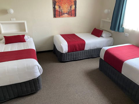 Country Gardens Motel - Accommodation NSW 4