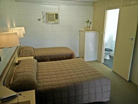 Cairns Motor Inn - Accommodation NSW 6