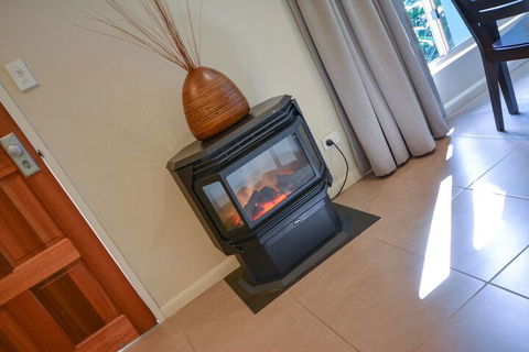 Blue Summit Hideaway - Accommodation NSW 4