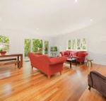 Poets Cottage Fireplace Close to Treks - Accommodation NSW