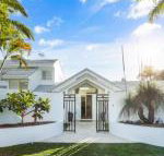Island living in the heart of Noosa - Accommodation NSW