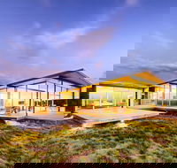 Cloudy Bay Beach House - Accommodation NSW