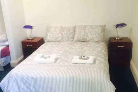 Ross Hotel - Accommodation NSW 5