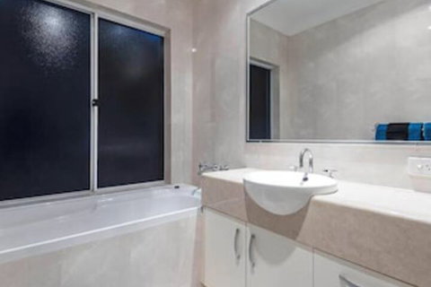 Sorrento Beach Manor - Accommodation NSW 4