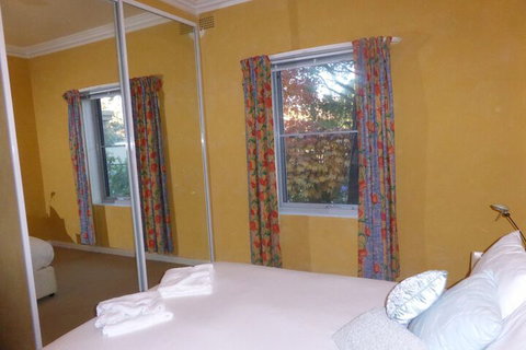 A Colourcity Apartments - Accommodation NSW 4