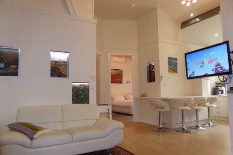 A Colourcity Apartments - Accommodation NSW 6