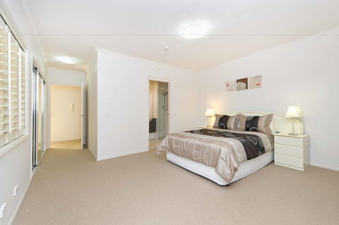 On The Bay Apartments - Accommodation NSW 4