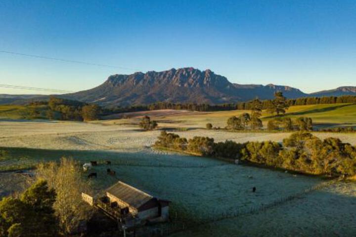 Roland TAS Accommodation NSW