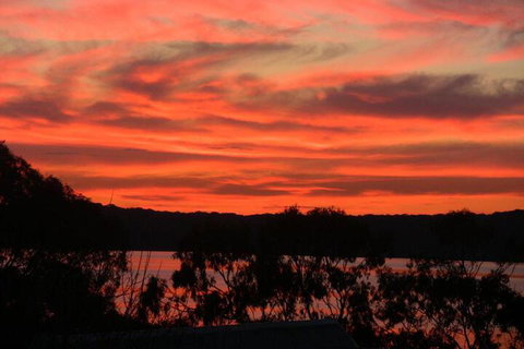 A Lakehouse Escape - Accommodation NSW 5