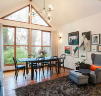 Artist on Everest - Accommodation NSW