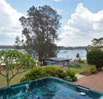 The House on the Lake at Fishing Point Lake Macquarie honestly put the line in  catch fish - Accommodation NSW
