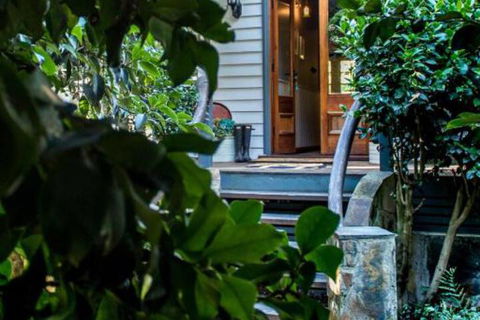 A Winter Rose - Accommodation NSW 2