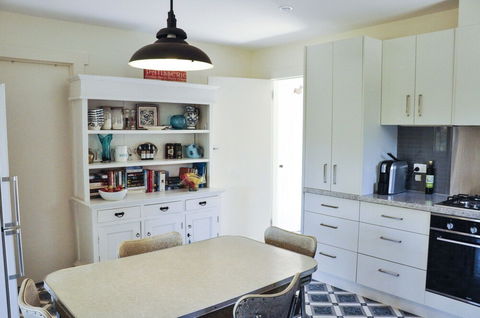 FALMOUTH Seadrift Cottage - Accommodation NSW 2
