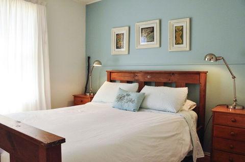 FALMOUTH Seadrift Cottage - Accommodation NSW 5