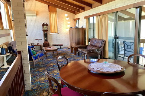 BeachFront Busselton - Accommodation NSW 4