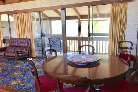 BeachFront Busselton - Accommodation NSW 5