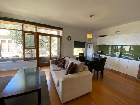 Triggerplant 1 - Accommodation NSW 5