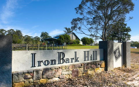 Ironbark Villa 2 - Accommodation NSW 4