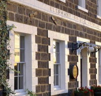 Elephant Bridge Hotel - Accommodation NSW