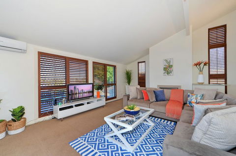 Mermaid Island Beach House - Accommodation NSW 2