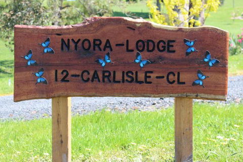 Nyora Lodge B & B - Accommodation NSW 4