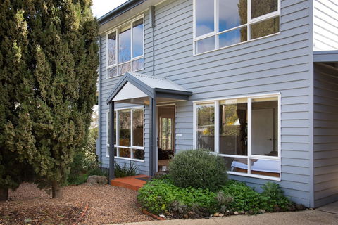 Accolade - Accommodation NSW 0