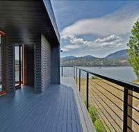 Amazing Unique Five-Star Waterfront Retreat - Accommodation NSW