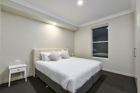 Aloha Luxury Central Apartments - Accommodation NSW 3