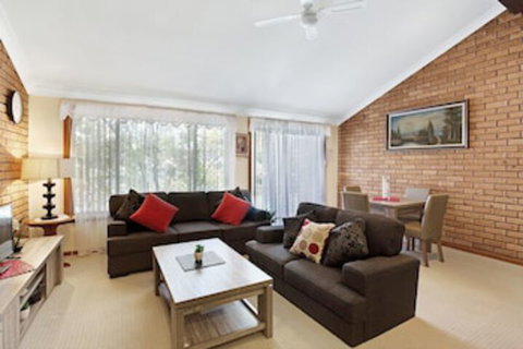 Macadamia Court, 2/8 Government Road - Accommodation NSW 0