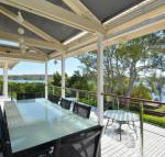 Morisset Bay Waterfront Views Lake House looking over Trinity Marina - Accommodation NSW
