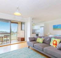 Beachside Bliss 12 Kingsway - Accommodation NSW