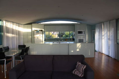 Beach House 2 - Tura Beach - Accommodation NSW 2