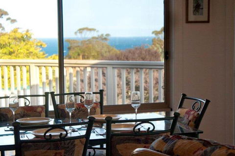 'Carnook House' Tura Beach - Accommodation NSW 5