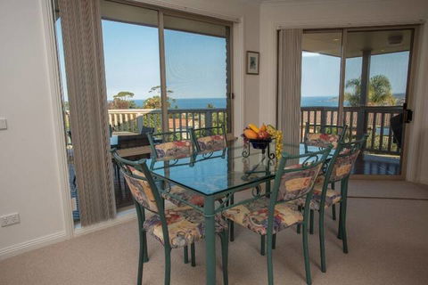 'Carnook House' Tura Beach - Accommodation NSW 2