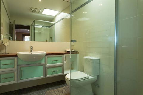 Tura Beachhouse In Dolphin Cove - Accommodation NSW 3
