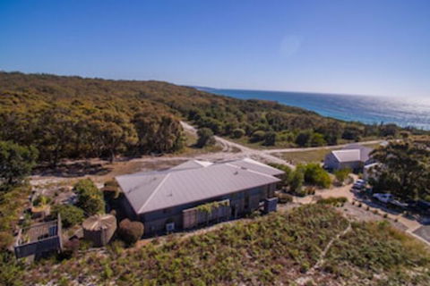 Tura Beachhouse In Dolphin Cove - Accommodation NSW 0