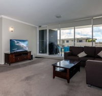 Oasis Unit 3 / 5 Laman Street - Accommodation NSW