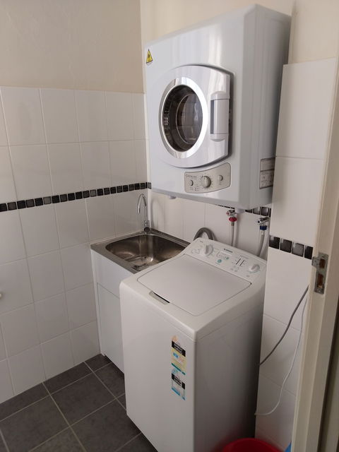 Ned's Studio Apartment - Accommodation NSW 6