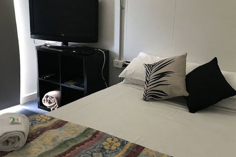 Tin Can Bay Budget Accommodation - Accommodation NSW 3